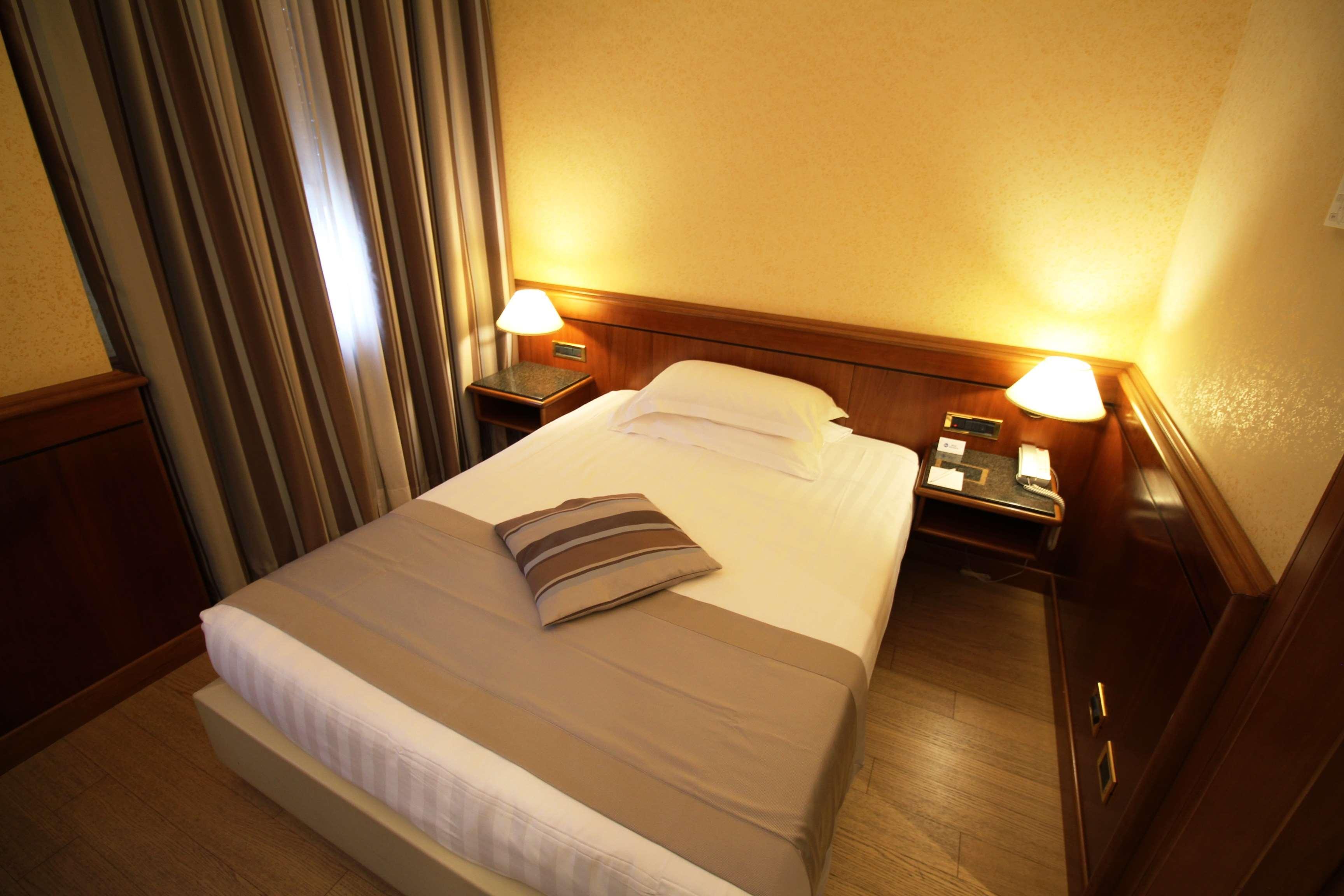 Best Western Hotel Moderno Verdi Genoa Ngoại thất bức ảnh