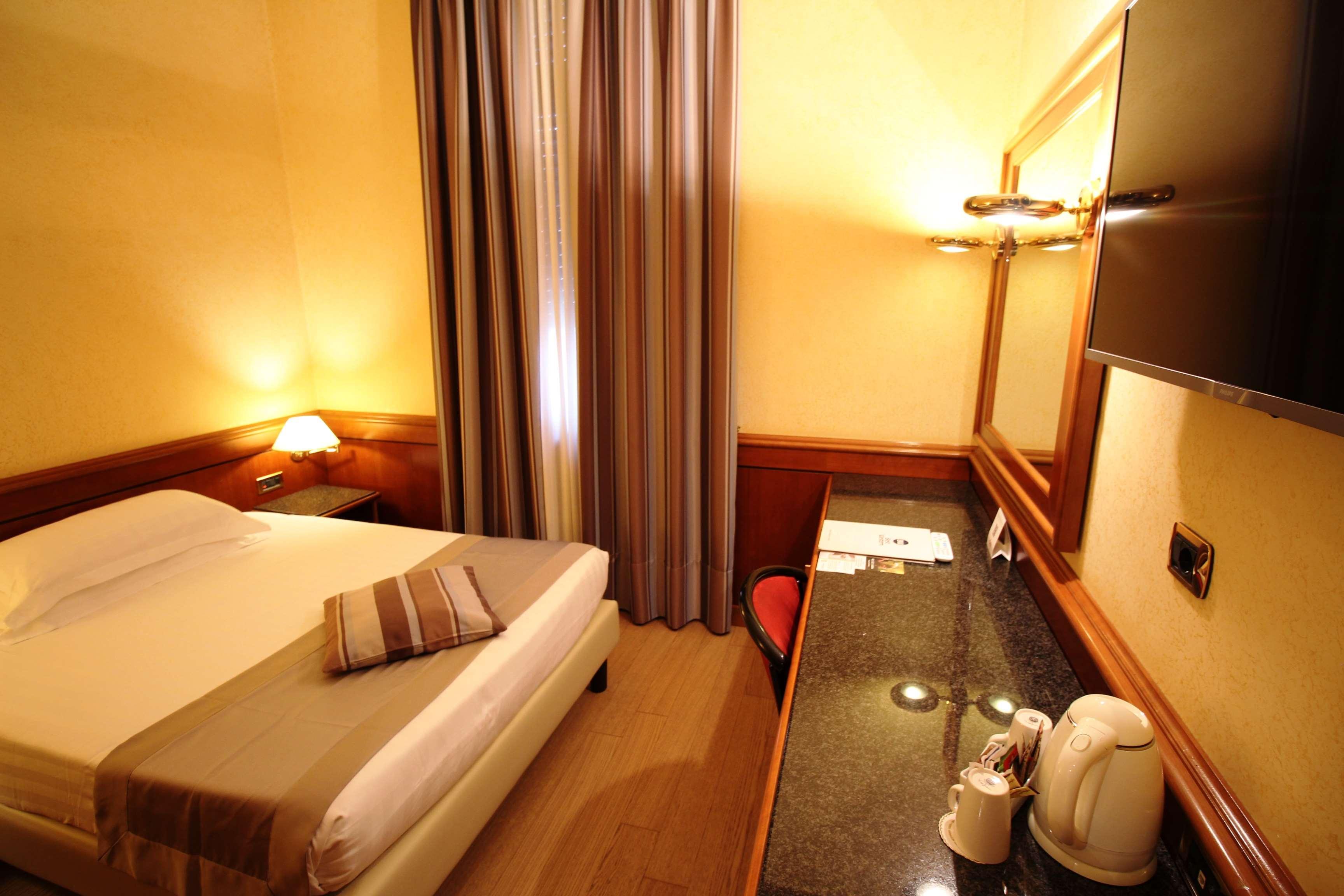 Best Western Hotel Moderno Verdi Genoa Ngoại thất bức ảnh