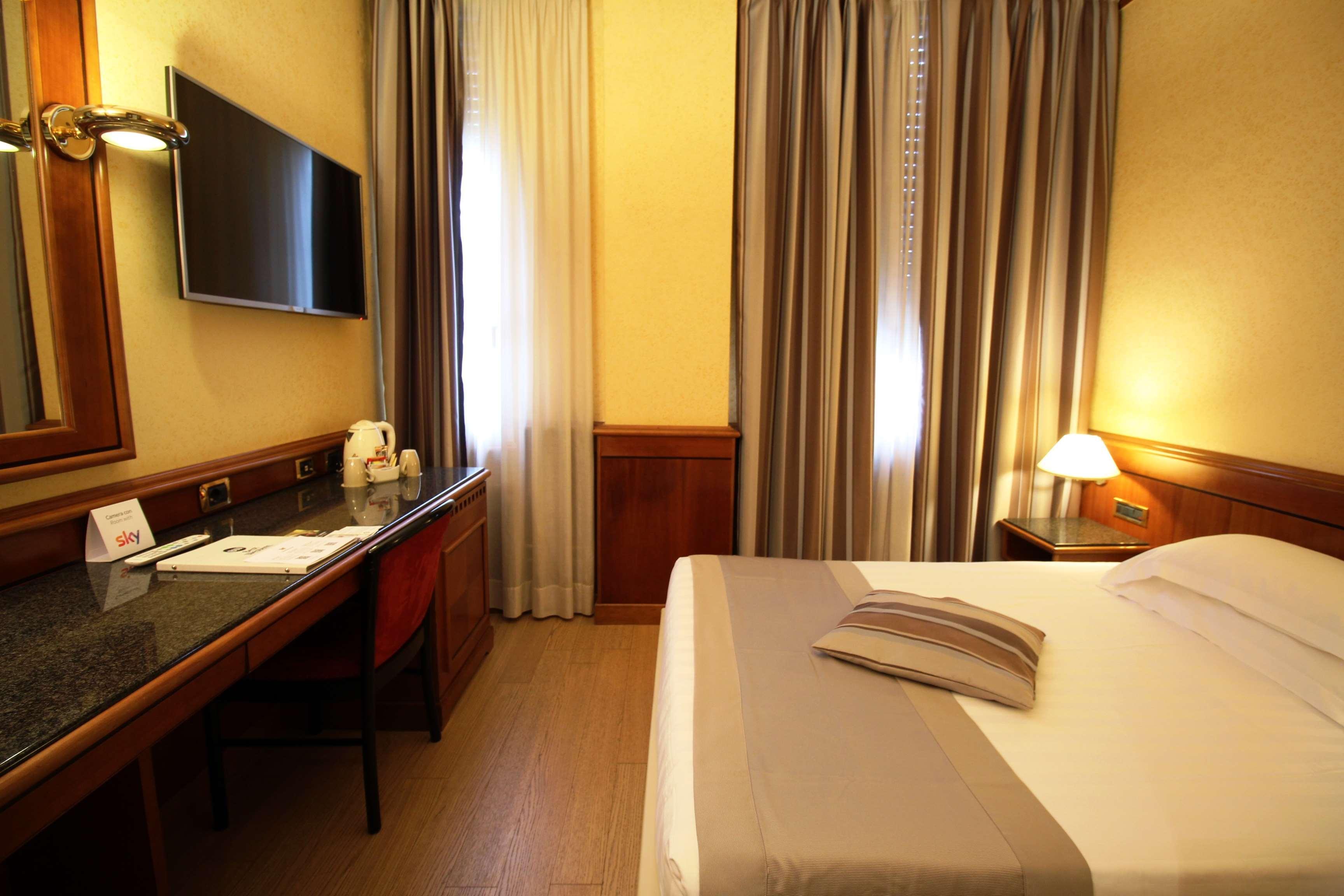 Best Western Hotel Moderno Verdi Genoa Ngoại thất bức ảnh