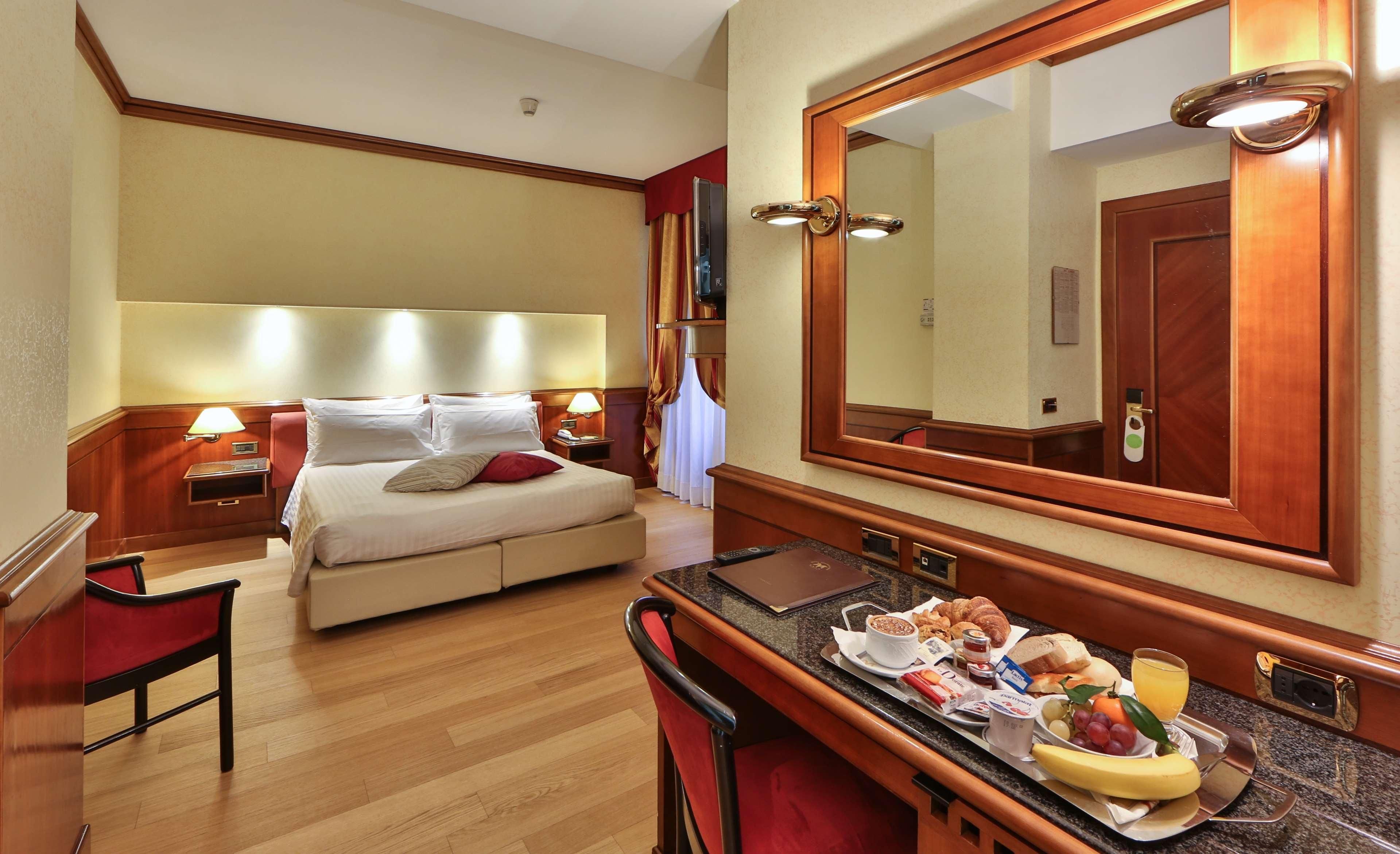Best Western Hotel Moderno Verdi Genoa Ngoại thất bức ảnh