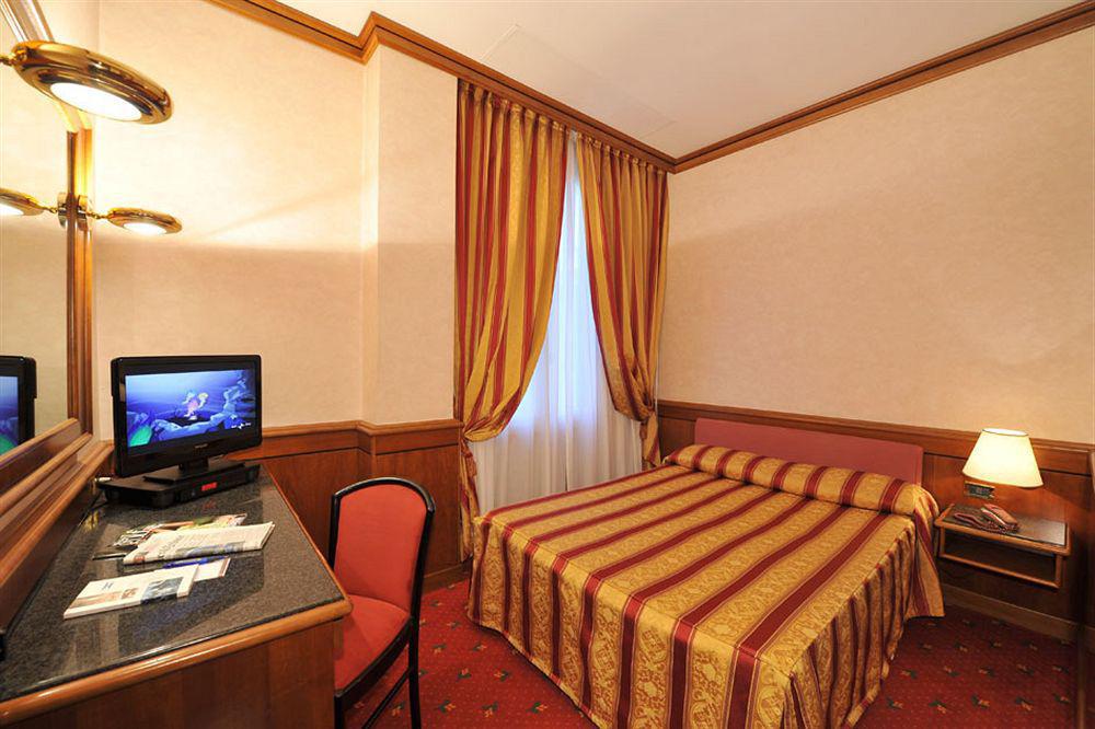 Best Western Hotel Moderno Verdi Genoa Ngoại thất bức ảnh
