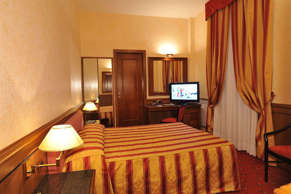 Best Western Hotel Moderno Verdi Genoa Ngoại thất bức ảnh