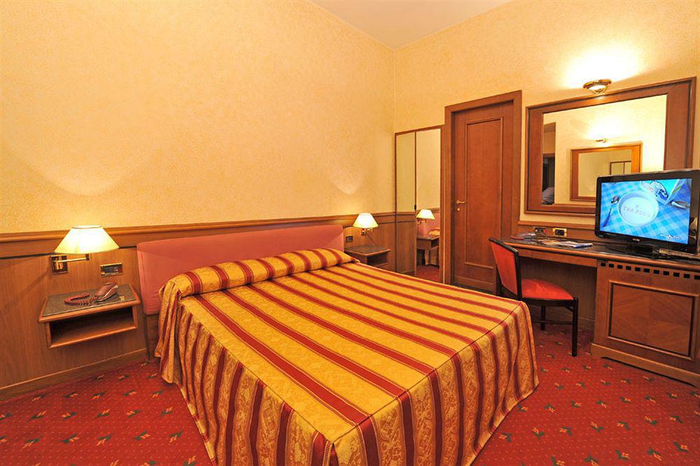 Best Western Hotel Moderno Verdi Genoa Ngoại thất bức ảnh